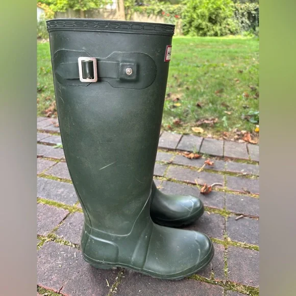 Hunter Green Original Tall Rain Boots, women’s size 8 used